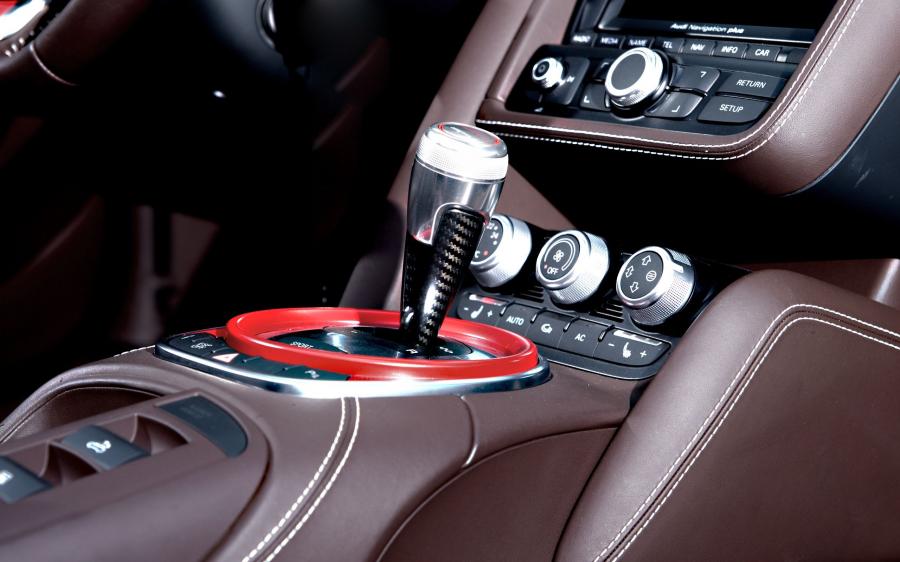 Детали интерьера Audi R8 Spyder GT by Wheelsandmore 2012 года  (фото 4 из 15)